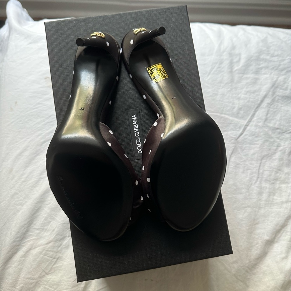 NEW Dolce & Gabbana Black Polka Dot Heels - Picture 4 of 5